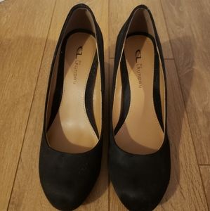 Barely worn black pump heels